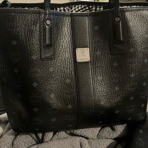 Medium sized black MCM